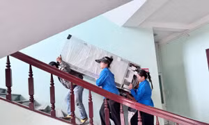Mồ hôi thấm ướt áo xanh tình nguyện, góp sức trẻ cho dự án sân bay Gia Bình.