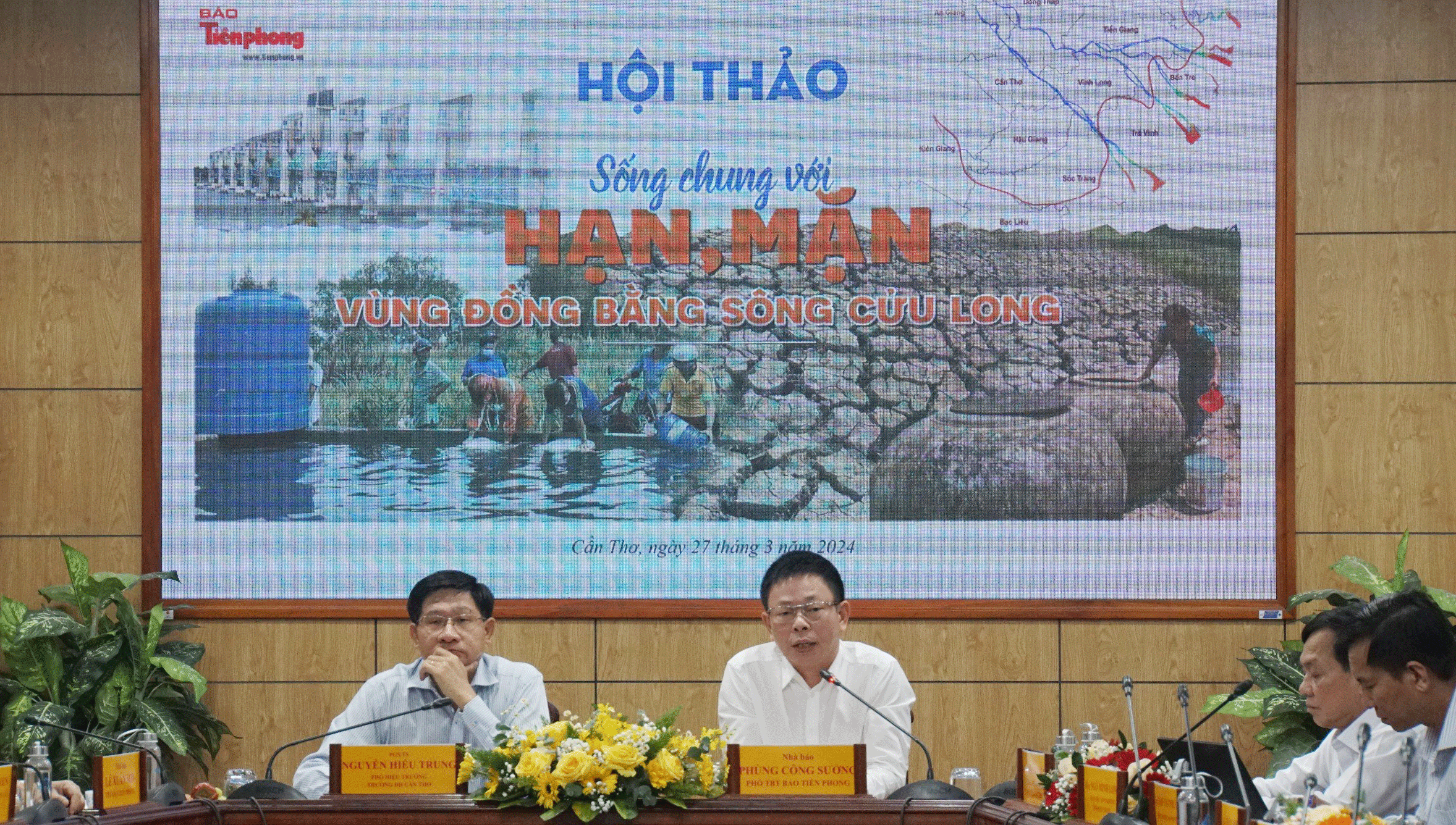 Cùng điều hành hội thảo, Nhà báo Phùng Công Sưởng - Phó Tổng biên tập Báo Tiền Phong nêu ra nhiều câu hỏi với giới chuyên môn, nhà quản lý Cùng điều hành hội thảo, Nhà báo Phùng Công Sưởng - Phó Tổng biên tập Báo Tiền Phong nêu ra nhiều câu hỏi với giới chuyên môn, nhà quản lý