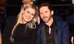 Chồng cũ qua đời vì ung thư, Kelly Clarkson hoãn chuyến lưu diễn tháng 8 