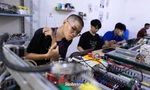 Sinh viên Kỹ thuật 'ăn ngủ' trong phòng lab cá nhân đầu tiên tại Hà Nội, thoả đam mê chế tạo máy