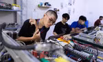 Sinh viên Kỹ thuật 'ăn ngủ' trong phòng lab cá nhân đầu tiên tại Hà Nội, thoả đam mê chế tạo máy