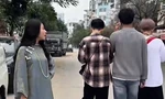 Trend chụp ảnh "ngoái đầu nhìn" gây sốt TikTok, làm sống dậy bản hit 8 năm tuổi
