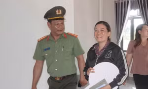 Lâm Đồng bàn giao căn nhà đầu tiên trong 'Chiến dịch Quang Trung' cho người dân 