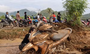 Nhiều tài sản của người dân bị cuốn trôi hư hỏng.