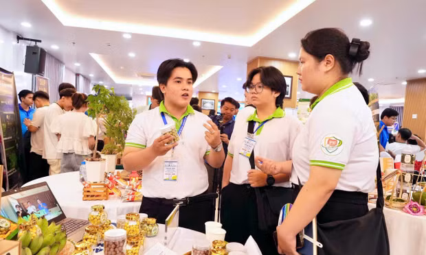 Sinh viên miền Tây biến chuối quê thành sản phẩm chăm sóc đường ruột