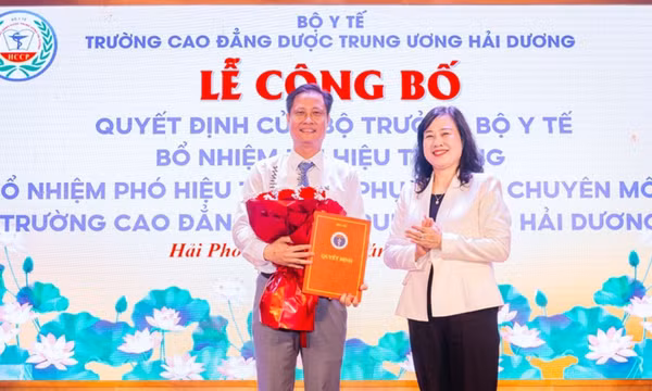 Tái bổ nhiệm Hiệu trưởng và bổ nhiệm các Phó Hiệu trưởng Trường Cao đẳng Dược Trung ương Hải Dương