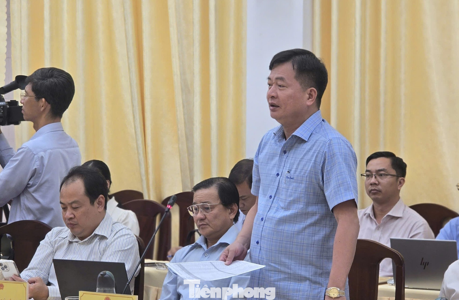 'Than khóc' giải ngân đầu tư công thấp do... tiền quá nhiều