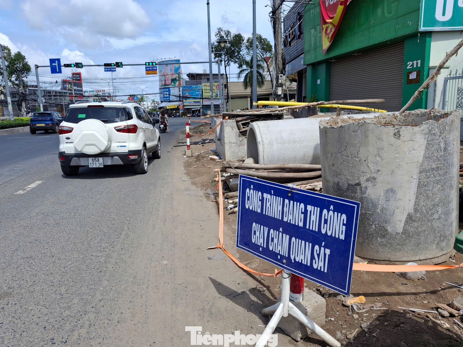 'Than khóc' giải ngân đầu tư công thấp do... tiền quá nhiều