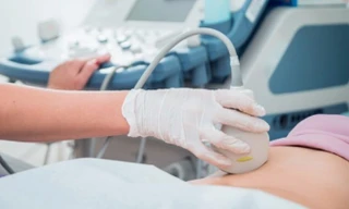 Trưởng phòng khám ở Cà Mau ký khống giấy chuyển viện, lắp camera ở nơi 'tế nhị'