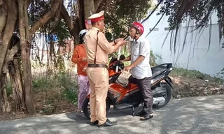 Kiểm tra nồng độ cồn sáng mùng 1 Tết, phát hiện nhiều trường hợp vi phạm