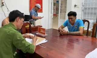 Đột nhập, dùng mảnh kính tấn công nữ chủ nhà rồi cướp tài sản