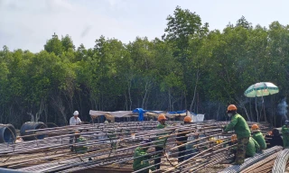 Tiến độ thi công cao tốc về Đất Mũi và cầu vượt biển ra đảo Hòn Khoai