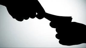 Kỷ luật Phó Đội trưởng Quản lý thị trường nhận 4 triệu của doanh nghiệp