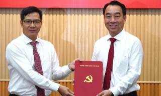 Chủ tịch UBND tỉnh Vĩnh Long làm Phó Bí thư Tỉnh ủy Cà Mau 