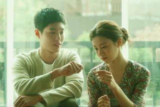 Đâu chỉ IU, Go Youn Jung đã sánh đôi với 2 "chìu ông" Khi Cuộc Đời Cho Bạn Quả Quýt