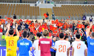 Khoảnh khắc đáng yêu: U23 Jordan 'chặn đường' cảm ơn U23 Việt Nam sau trận thắng Saudi Arabia
