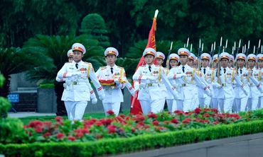 Xúc động lễ thượng cờ rủ Quốc tang nguyên Tổng Bí thư Lê Khả Phiêu