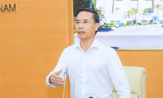 Thống đốc Ngân hàng Nhà nước họp 'hạ nhiệt' lãi suất ngay khi vừa nhậm chức 