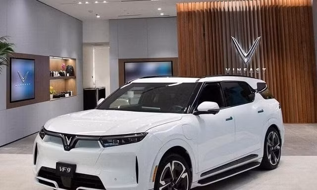 Tỷ phú Phạm Nhật Vượng rời ghế Tổng giám đốc VinFast