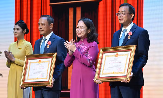 Vietnam Airlines đón nhận Huân chương Lao động hạng Ba, Bằng khen của Thủ tướng 