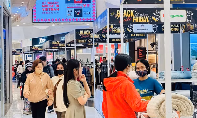 Black Friday: Người tiêu dùng thắt chặt chi tiêu, lựa chọn kỹ