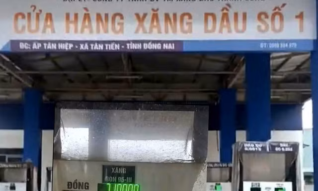 Cây xăng bị tố 'làm xiếc' giá bán lẻ 