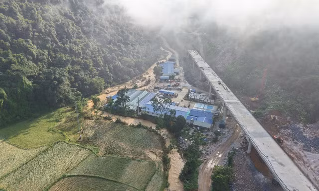 Ban điều hành dự án sau mưa lũ. 