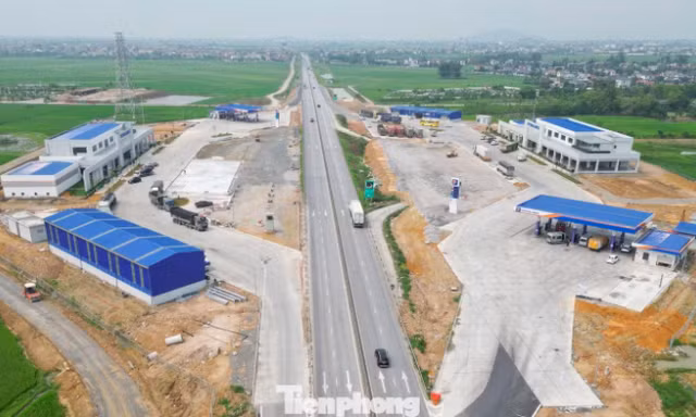 Đẩy nhanh làm hạ tầng sạc xe điện trên cao tốc Bắc - Nam?