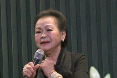 Khánh Ly 'vượt cửa tử' 