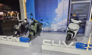  Không gian trưng bày của Honda chỉ có xe điện hóa, bao gồm bộ đôi xe máy điện ICON e: và CUV e:.