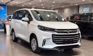 Mẫu MPV 7 chỗ được giảm giá xuống ngang xe cỡ A
