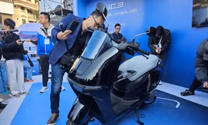 Cận cảnh xe máy điện mới lạ của Honda vừa ra mắt tại Việt Nam