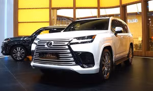 Cận cảnh Lexus LX hybrid vừa ra mắt thị trường ô tô lớn nhất Đông Nam Á