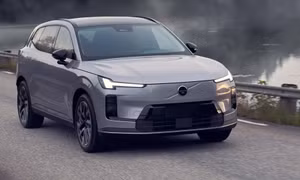 SUV hybrid tầm xa của Volvo lộ diện