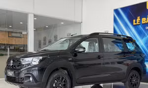 Mẫu xe Nhật 7 chỗ giảm giá xuống ngang sedan cỡ B