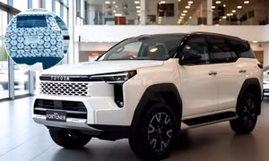 Toyota Fortuner đời mới lần đầu lộ diện trên phố
