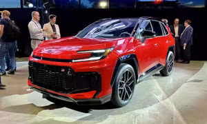 SUV ăn khách nhất của Toyota bán kênh giá hàng nghìn USD