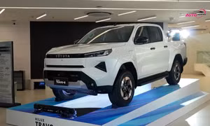 Ảnh thực tế bán tải điện đầu tiên của Toyota