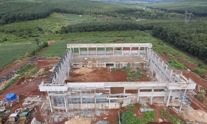 Vụ sập mái Nhà thi đấu hơn 22 tỷ đồng: Công an vào cuộc, Sở Xây dựng chỉ loạt tồn tại