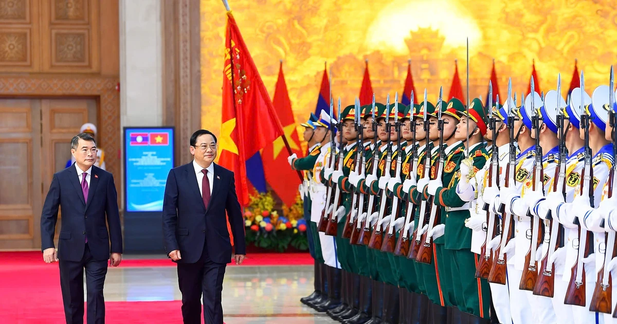 Thủ tướng Lê Minh Hưng chủ trì lễ đón Thủ tướng Lào Sonexay Siphandone