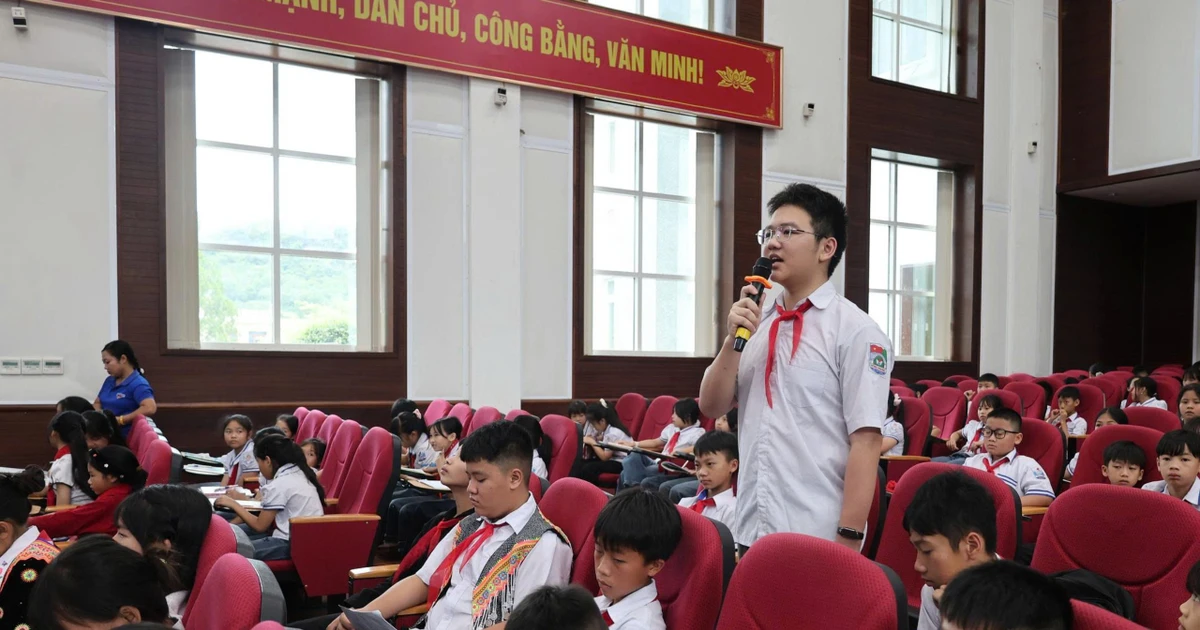 Trẻ em đối thoại với đại biểu Quốc hội, đại biểu Hội đồng nhân dân tỉnh