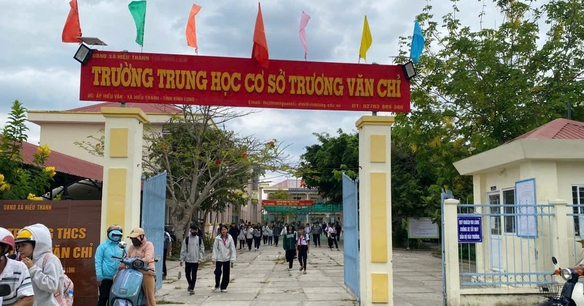 Không kỷ luật thầy giáo dạy toán nhéo lỗ tai 17 học sinh