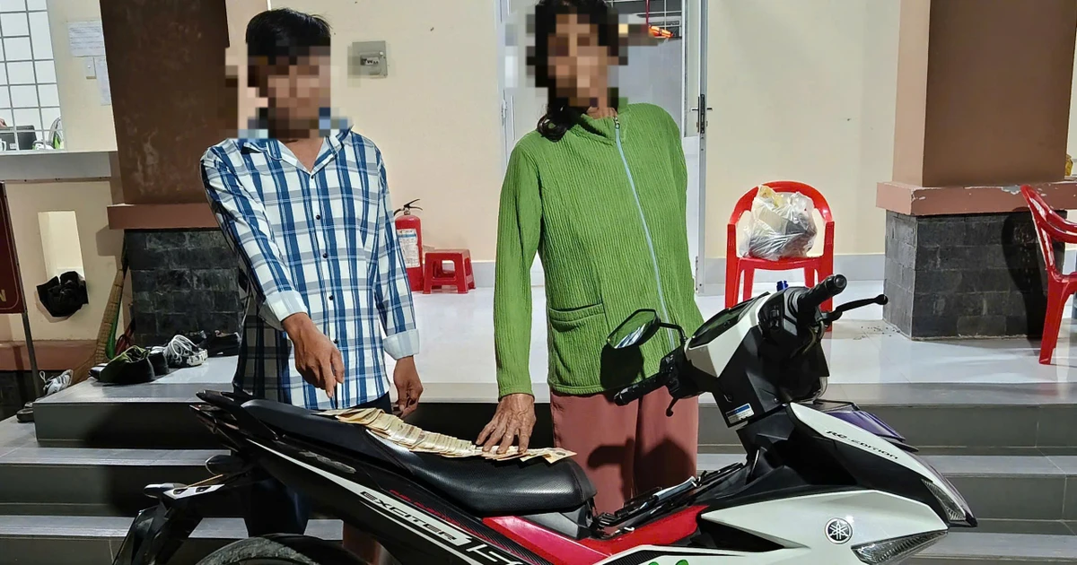 Bắt giữ hai mẹ con cướp giật tiền của người bán vé số dạo