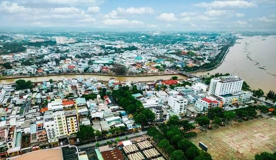 Vĩnh Long đánh giá độ nghiêm trọng của nhiễm mặn và thiếu nước để điều chỉnh quy hoạch