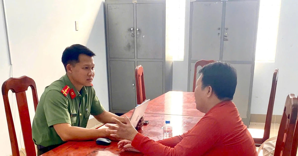 Công an làm việc một phụ nữ 'lên đồng' xem gia đạo