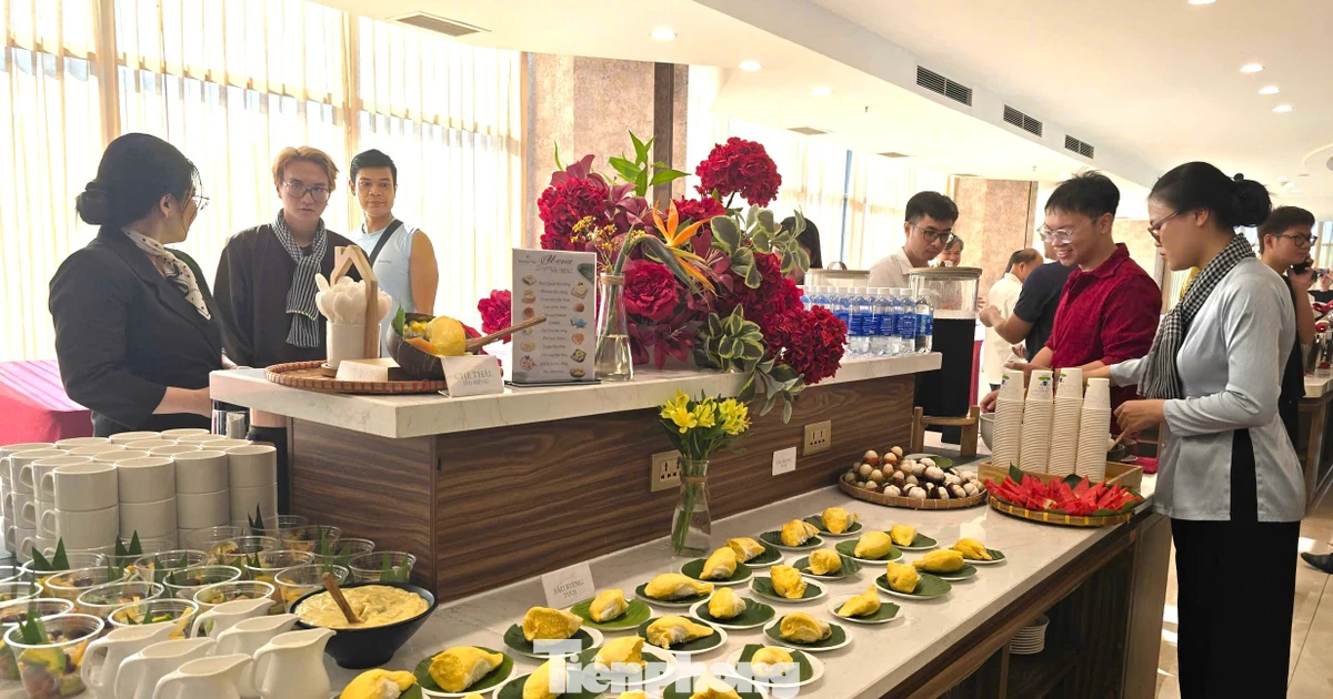 Cần Thơ 'đãi tiệc' buffet sầu riêng cả tuần