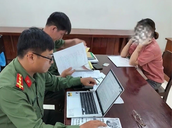 Xử phạt người livestream xúc phạm, xuyên tạc về công tác cưỡng chế thi hành án