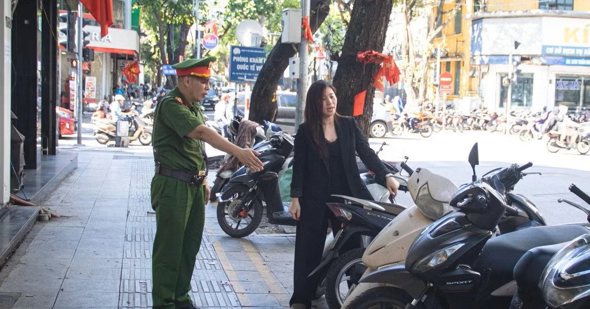 Hà Nội xử phạt đến 6 triệu đồng hành vi lấn chiếm vỉa hè, lòng đường