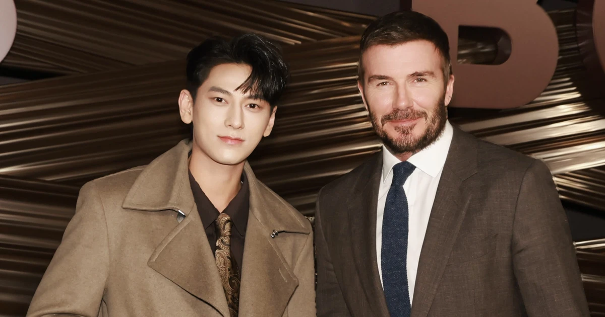 Vừa 'gây sốt' khi xuất hiện cùng David Beckham, Isaac như 'tổng tài xé sách bước ra' giữa lòng kinh đô thời trang Ý