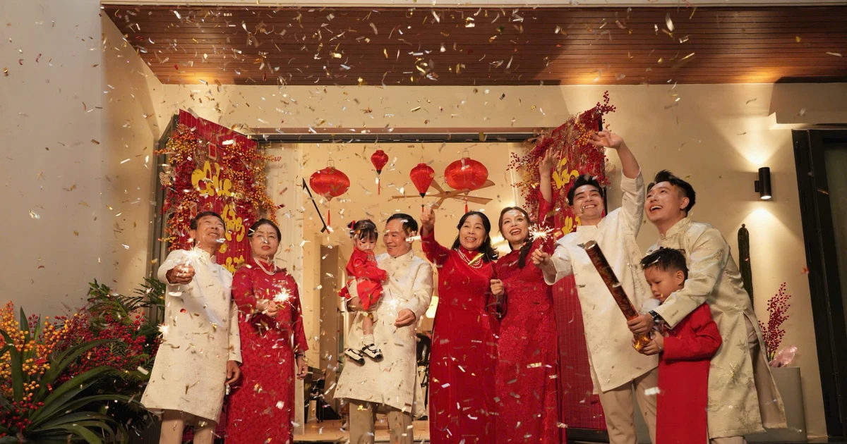 Sau 12 năm làm sáng tạo nội dung, Trinh Phạm ra mắt MV Tết đầu tiên cùng gia đình